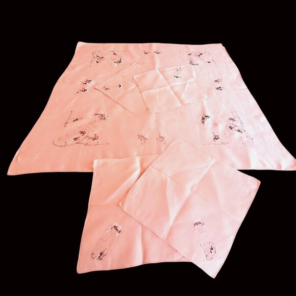 1930s Art Deco Embroidered Tablecloth & Napkins Leaping Silhouette Figures - Picture 7 of 16